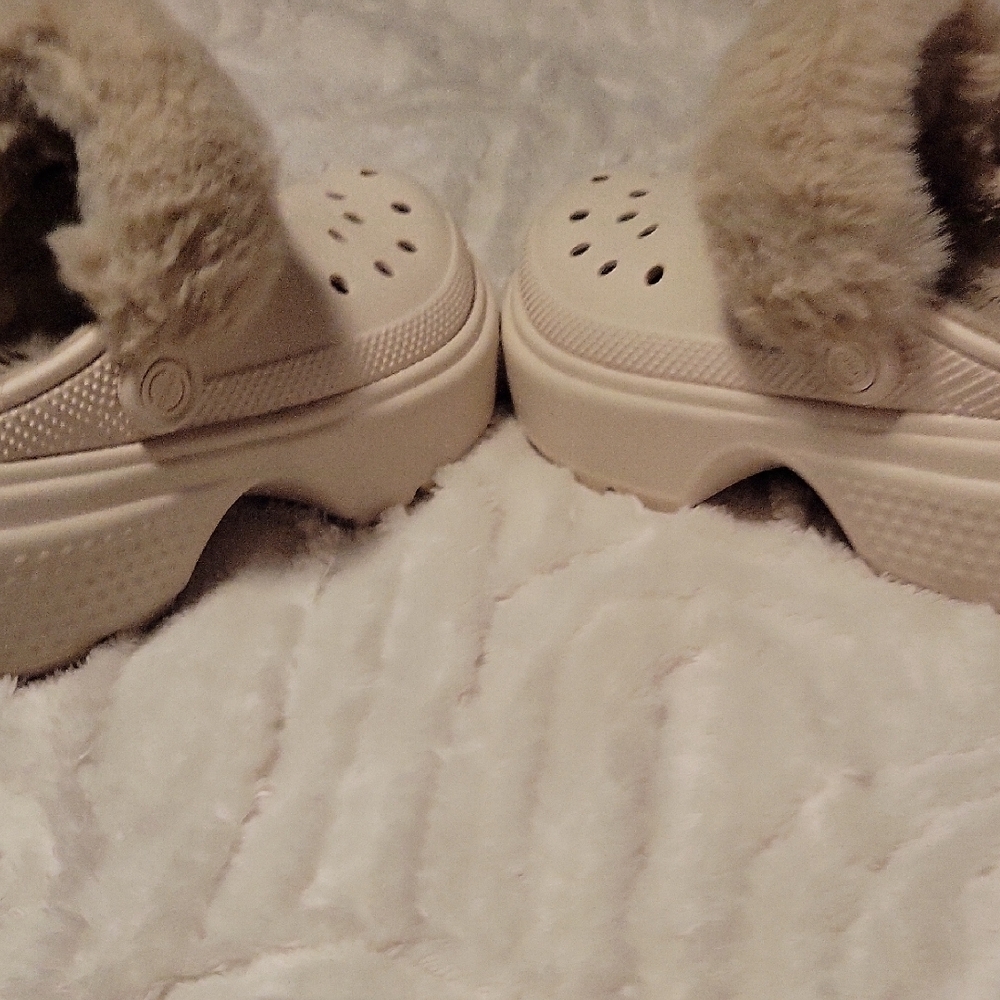 Faux Fur Lined Crocs - Picture 3 of 7